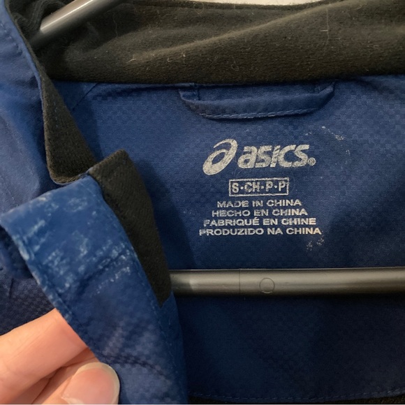 ASICS Lightweight Jacket - Picture 9 of 10